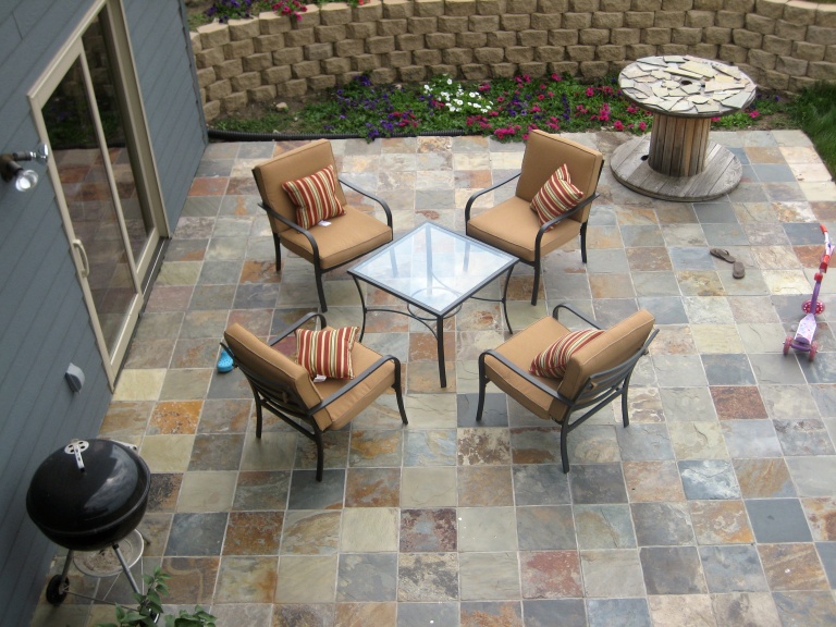 jaimies-new-patio-set.jpg